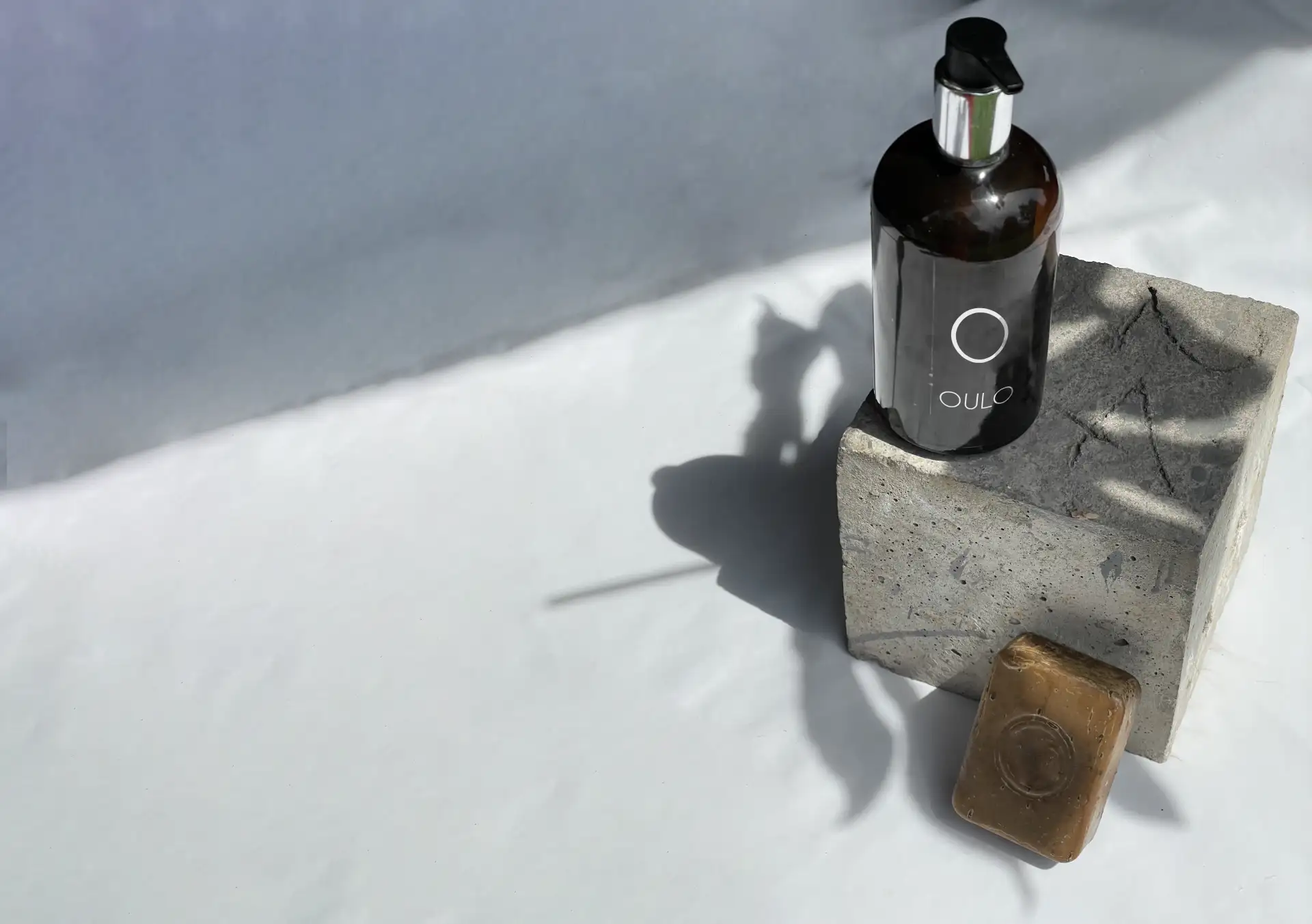 Advertising How a private aesthetic clinic positioned premium post-treatment skincare to ultra-high-net-worth clientele using clinical minimalism and material-first design instead of generic wellness branding